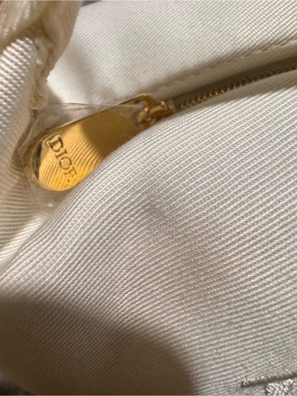 Dior GWP White Embroidered Logo Canvas Cosmetic Pouch - Picture 6 of 9